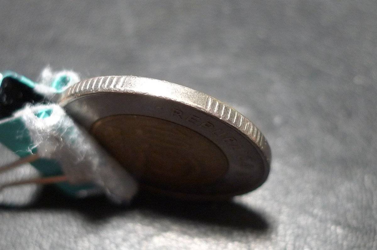 Show-Your-Coins-With-Different-Edges