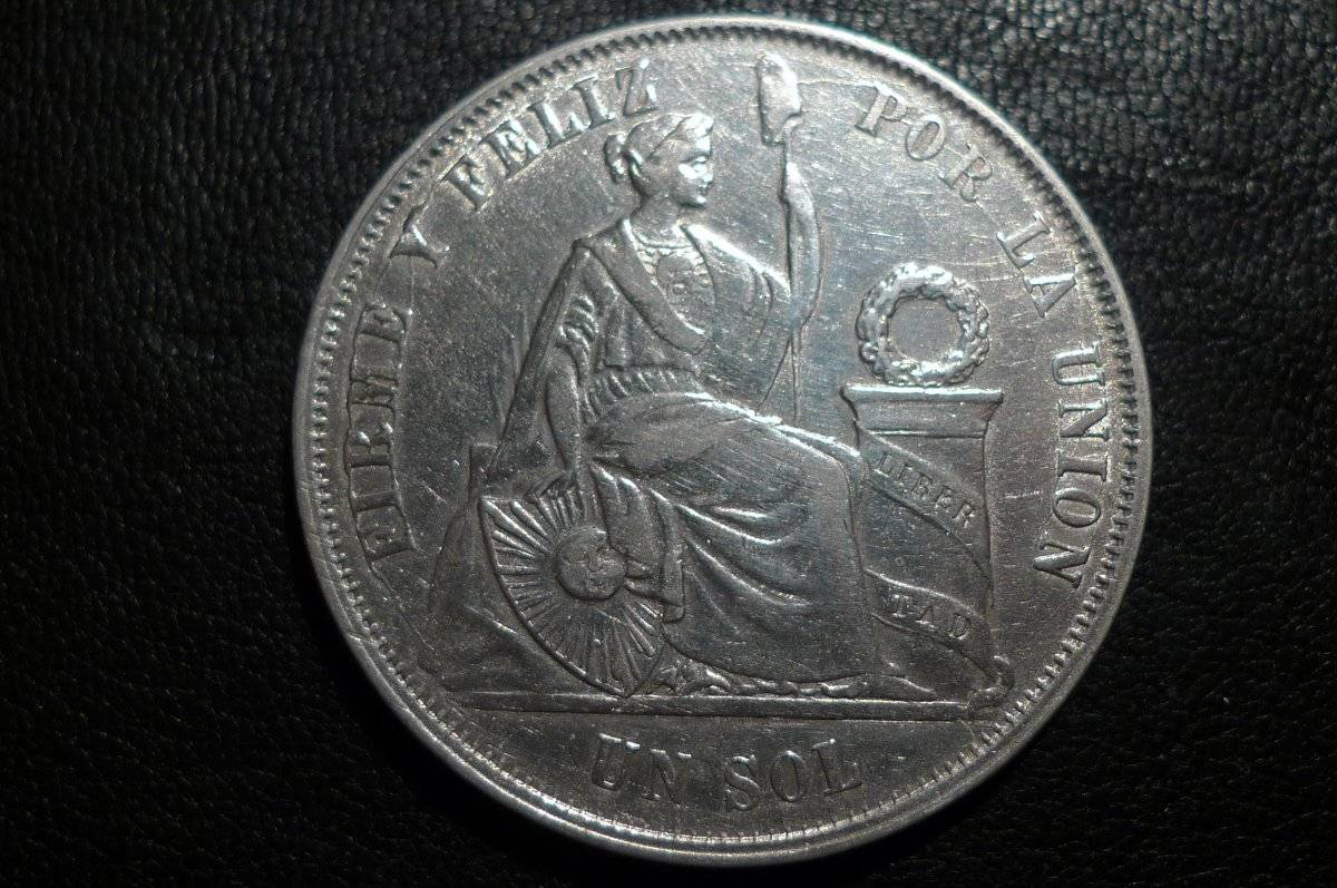 Post-A-Coin-Or-Medal-With-A-Die-Crack!