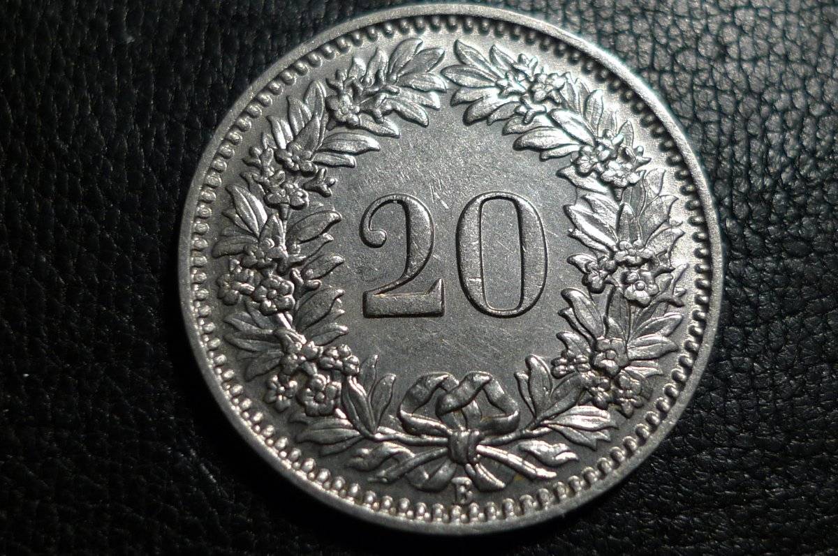 Post-A-Coin-Or-Medal-With-A-Die-Crack!