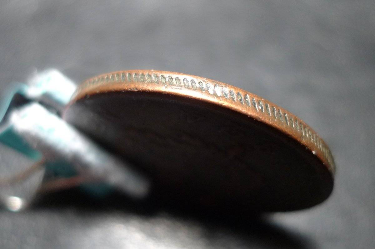 Show-Your-Coins-With-Different-Edges