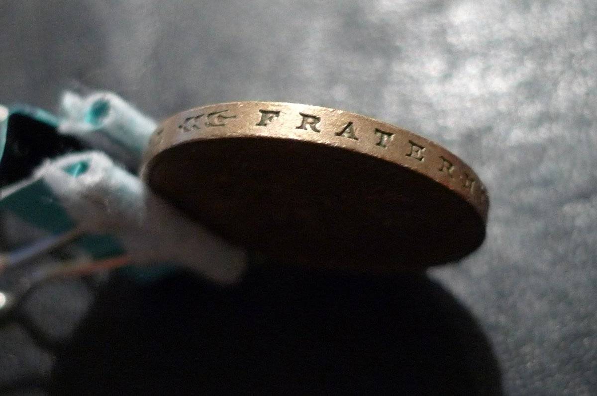 Show-Your-Coins-With-Different-Edges
