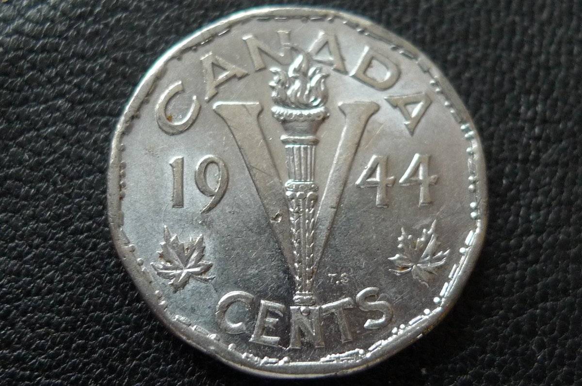 Post-A-Coin-Or-Medal-With-A-Die-Crack!