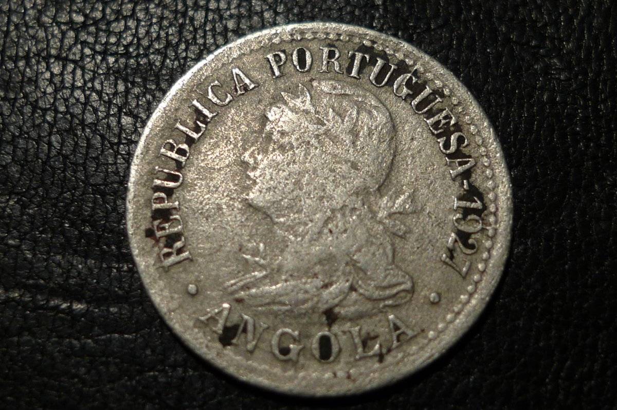 Post-A-Coin-Or-Medal-With-A-Die-Crack!