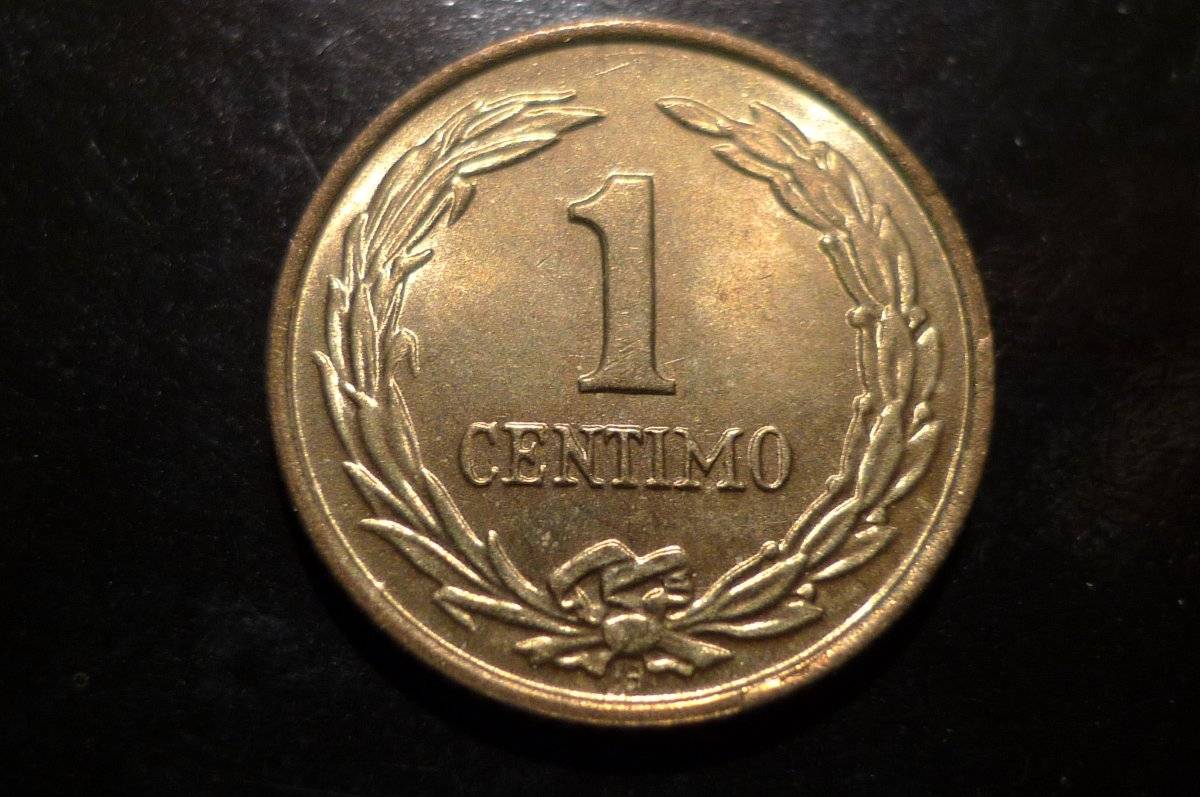 Post-A-Coin-Or-Medal-With-A-Die-Crack!