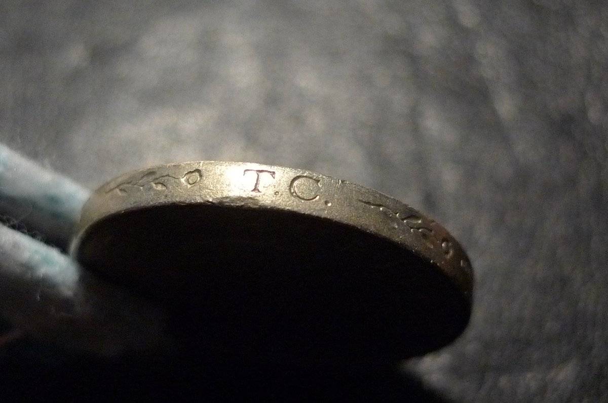 Show-Your-Coins-With-Different-Edges