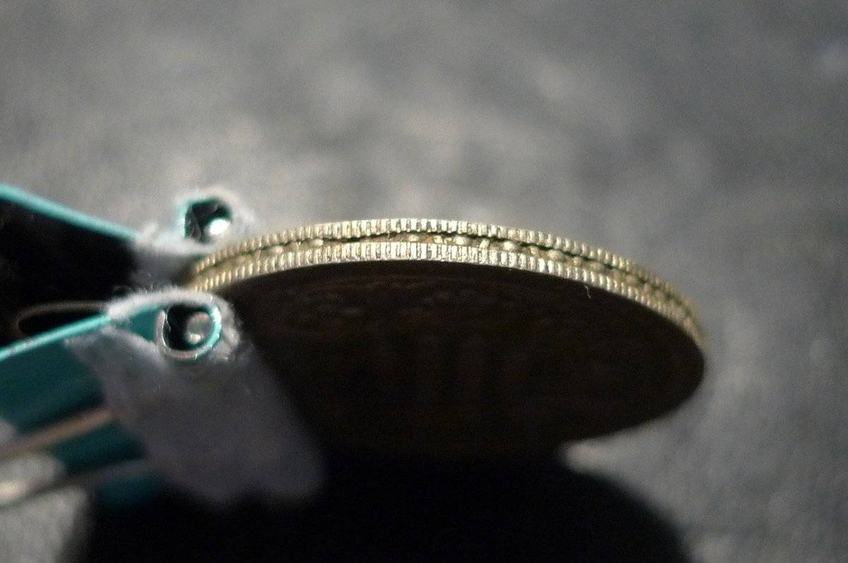 Show-Your-Coins-With-Different-Edges