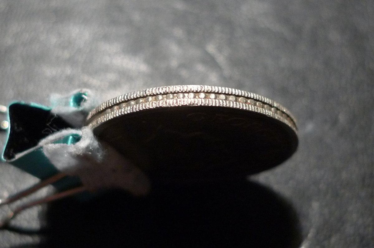 Show-Your-Coins-With-Different-Edges