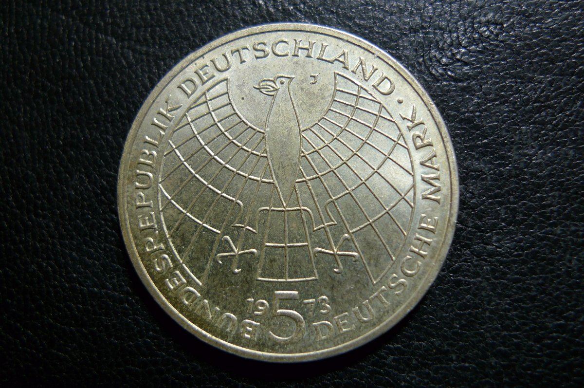 Show-Your-Coins-With-Different-Edges