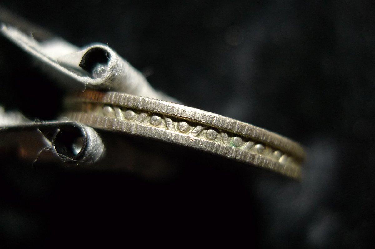 Show-Your-Coins-With-Different-Edges