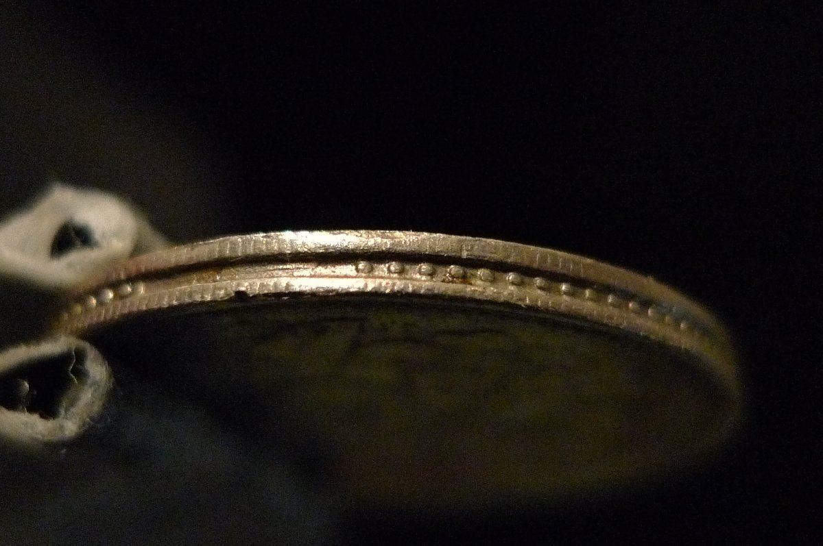 Show-Your-Coins-With-Different-Edges