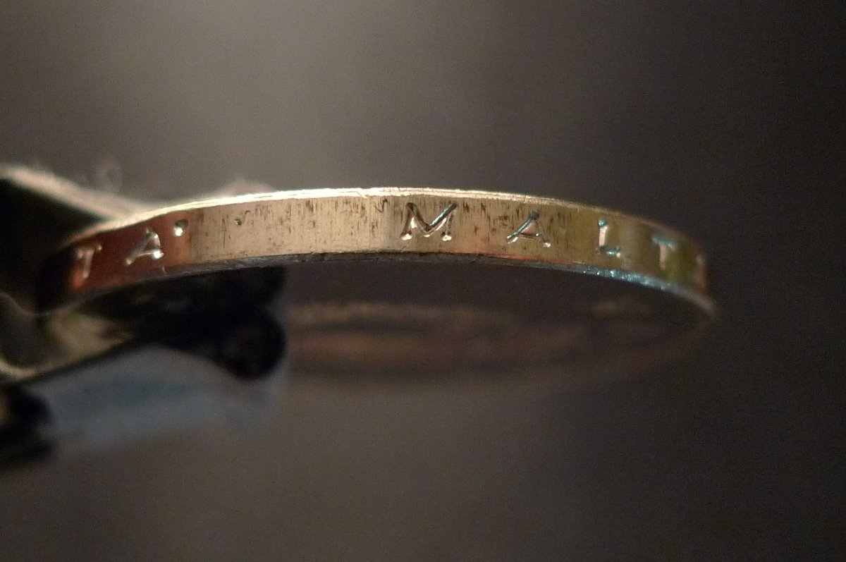Show-Your-Coins-With-Different-Edges