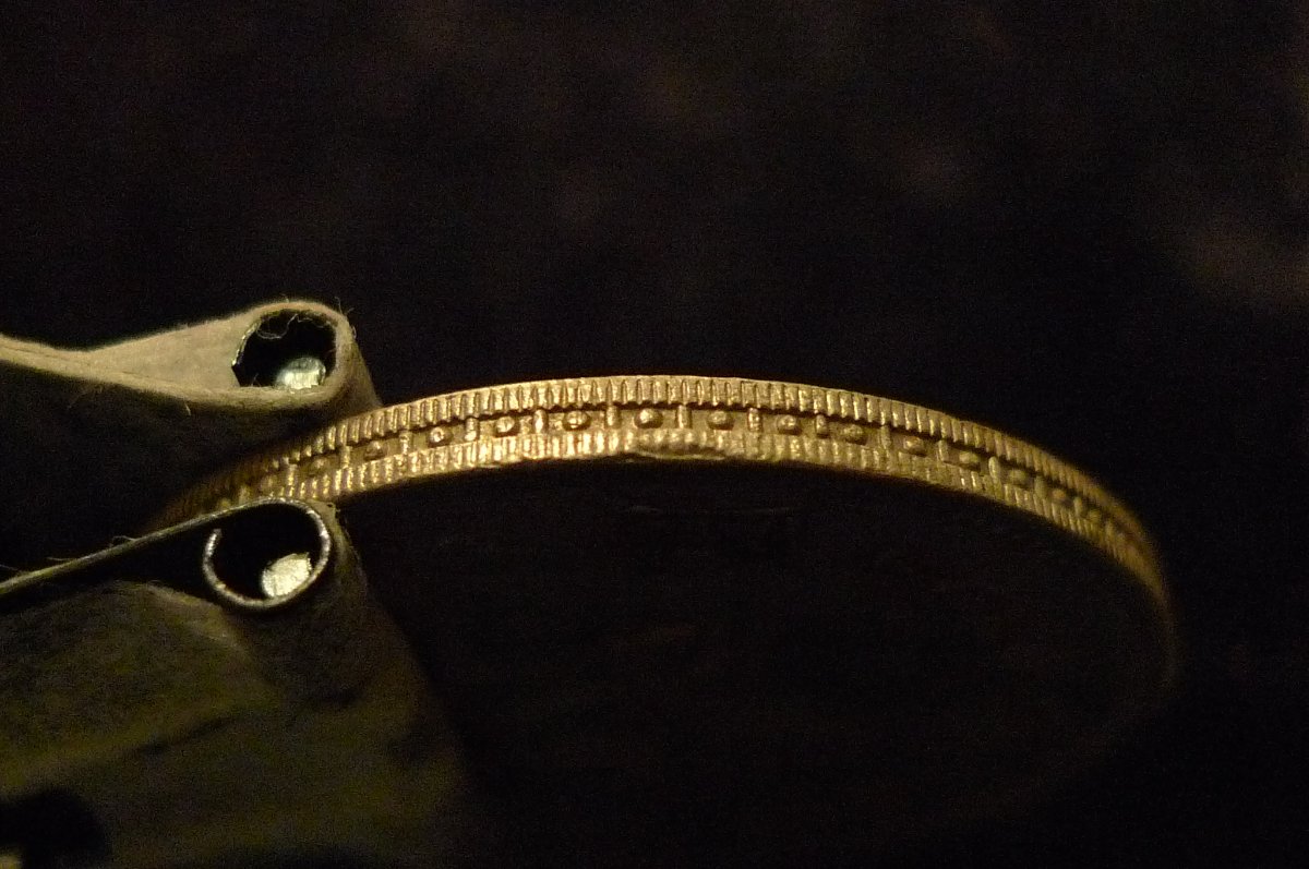 Show-Your-Coins-With-Different-Edges