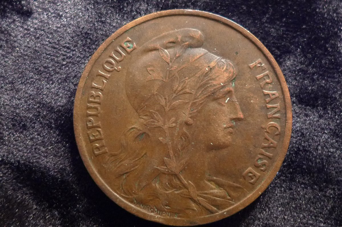 Post-Your-Coin-Or-Medal-With-Flora
