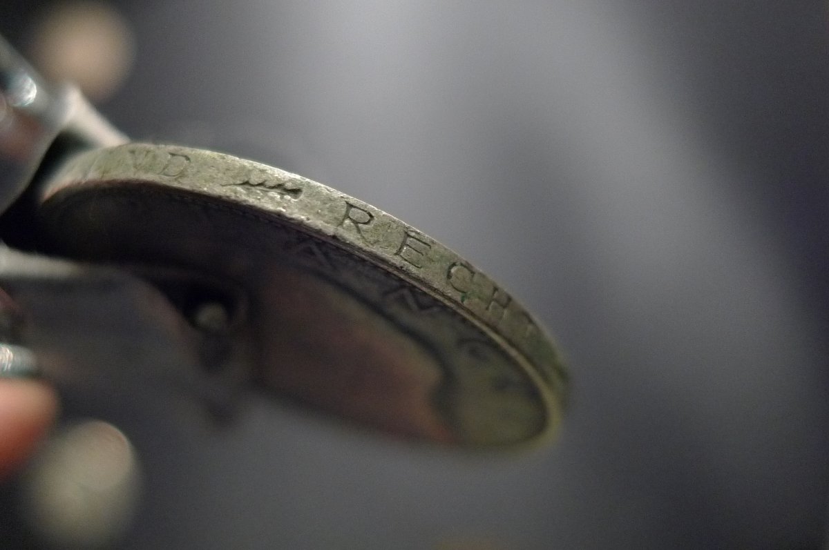 Show-Your-Coins-With-Different-Edges
