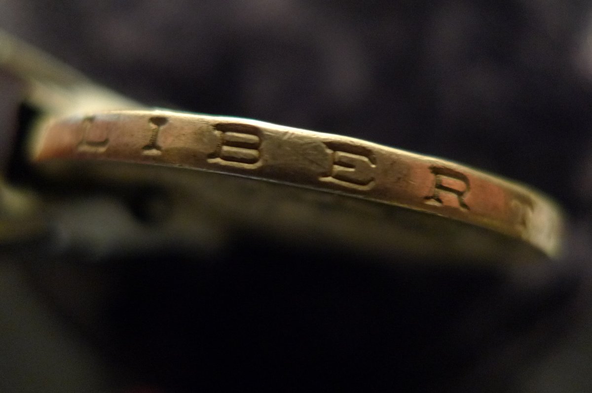 Show-Your-Coins-With-Different-Edges