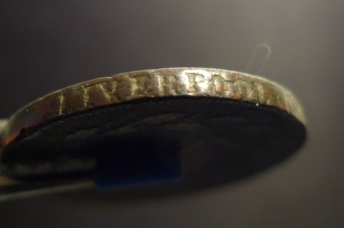 Show-Your-Coins-With-Different-Edges