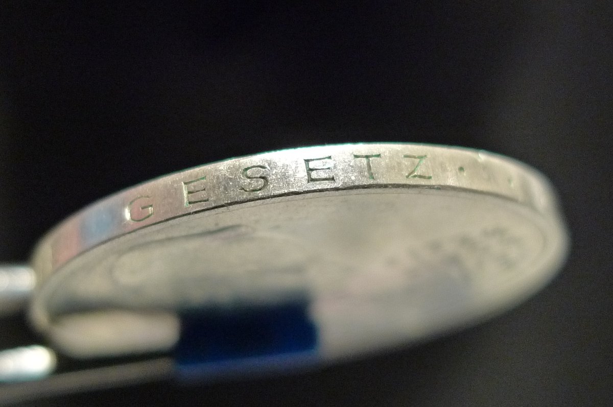 Show-Your-Coins-With-Different-Edges