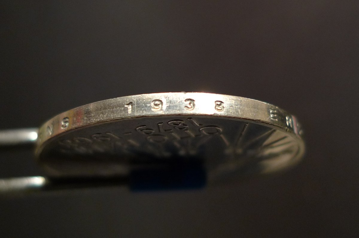 Show-Your-Coins-With-Different-Edges