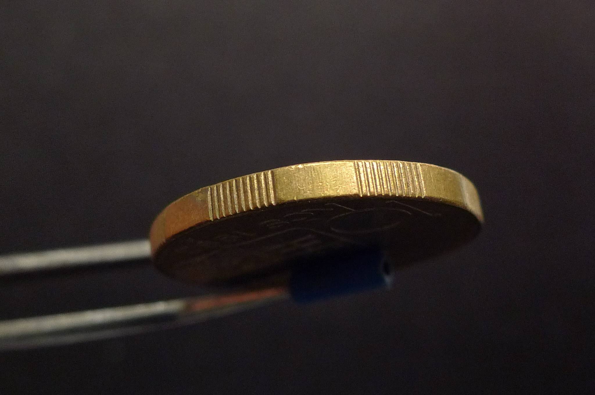 Show-Your-Coins-With-Different-Edges