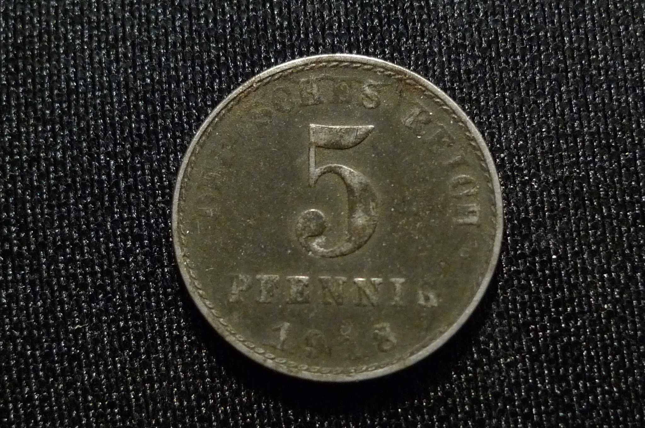 Post-A-Coin-Or-Medal-With-A-Die-Crack!