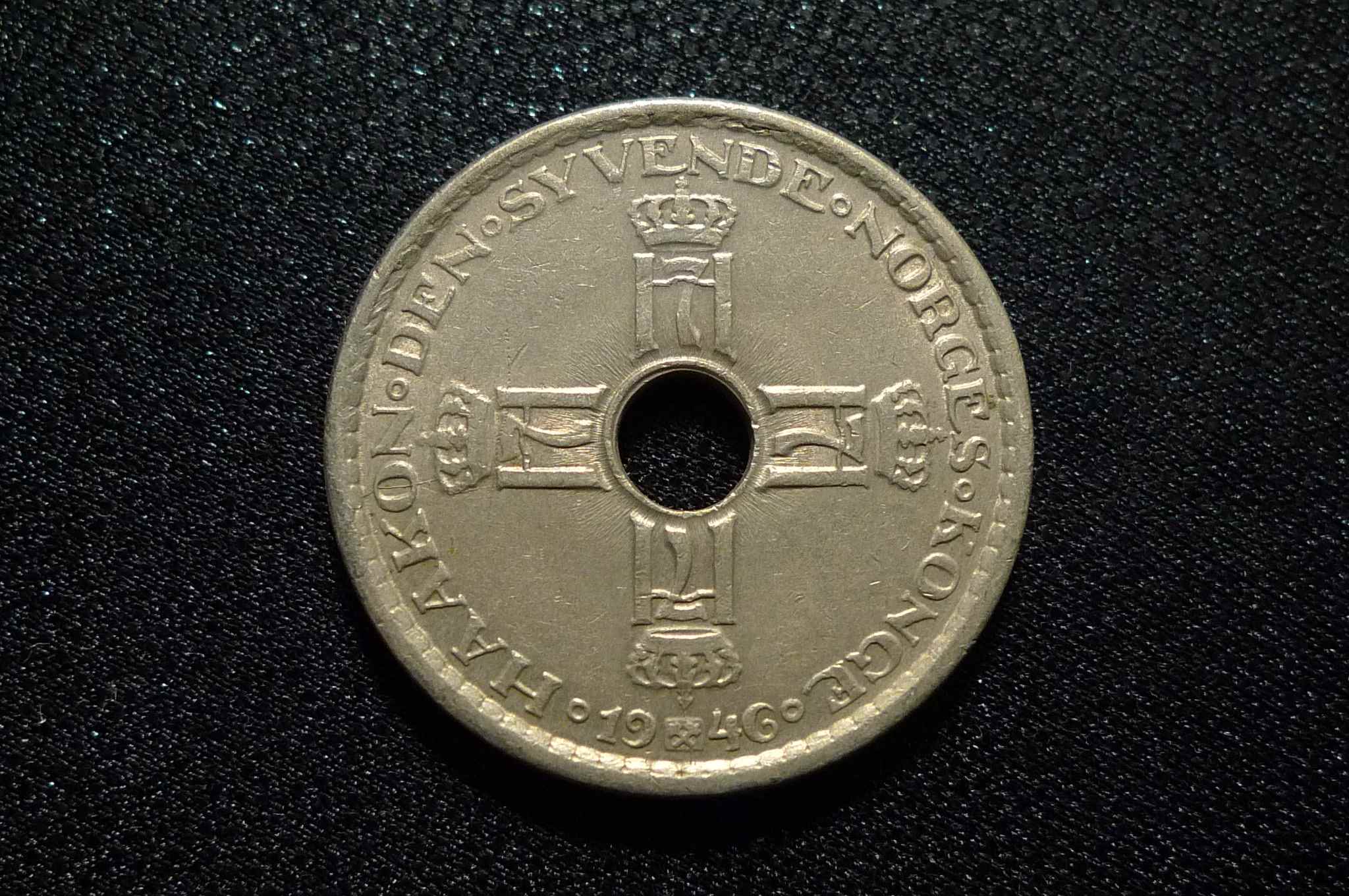 Post-A-Coin-Or-Medal-With-A-Die-Crack!