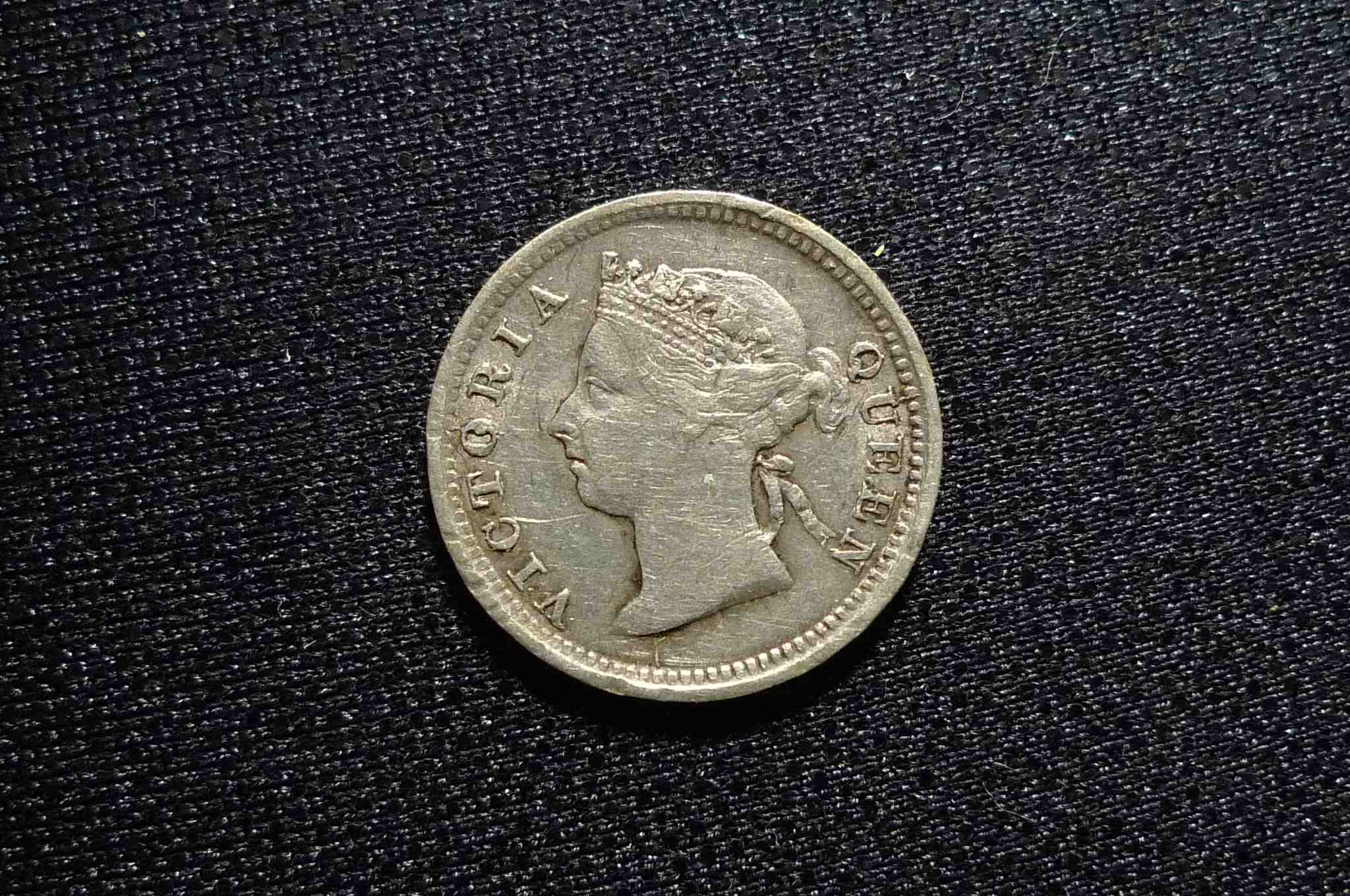 Post-A-Coin-Or-Medal-With-A-Die-Crack!
