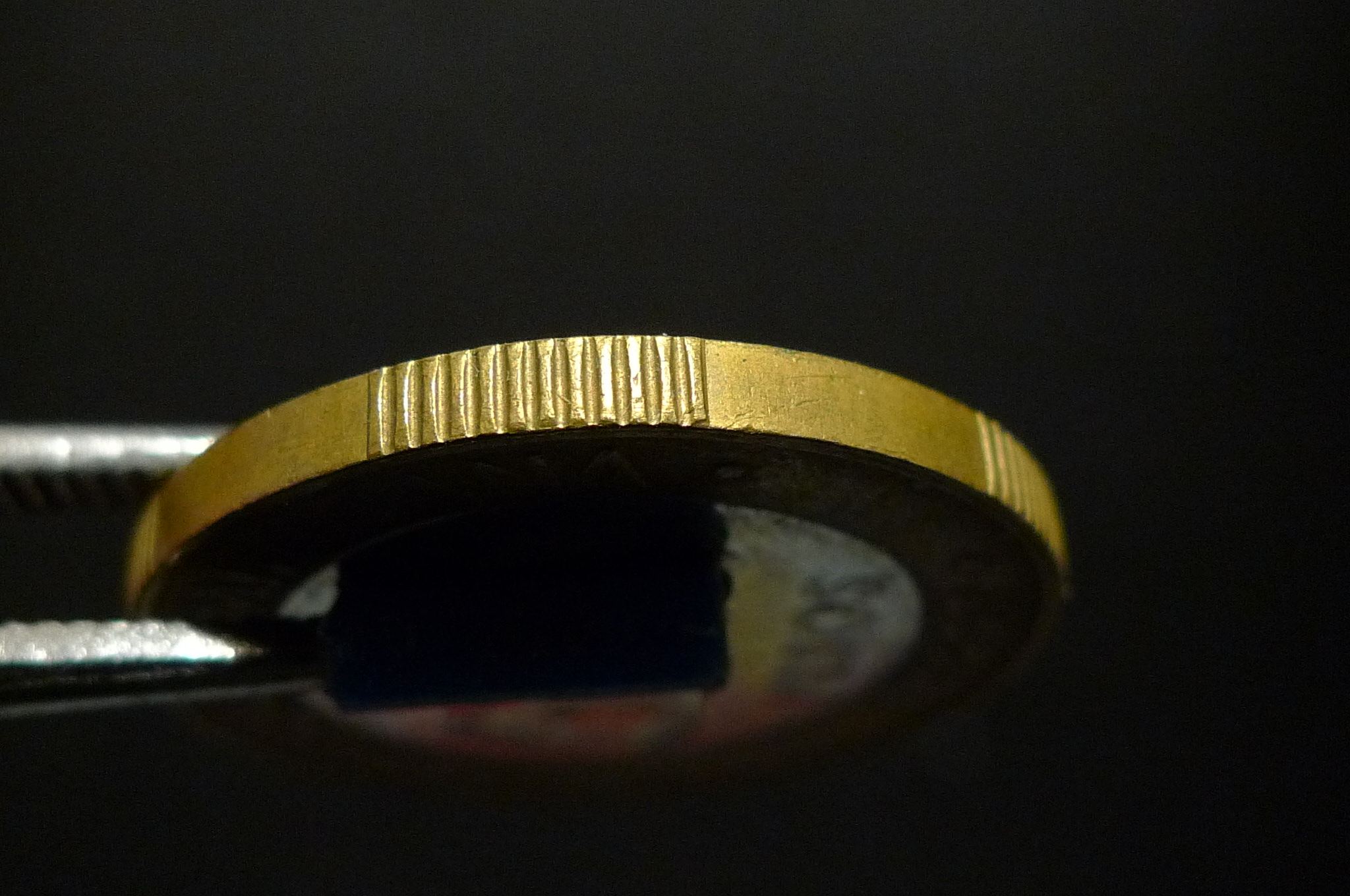 Show-Your-Coins-With-Different-Edges