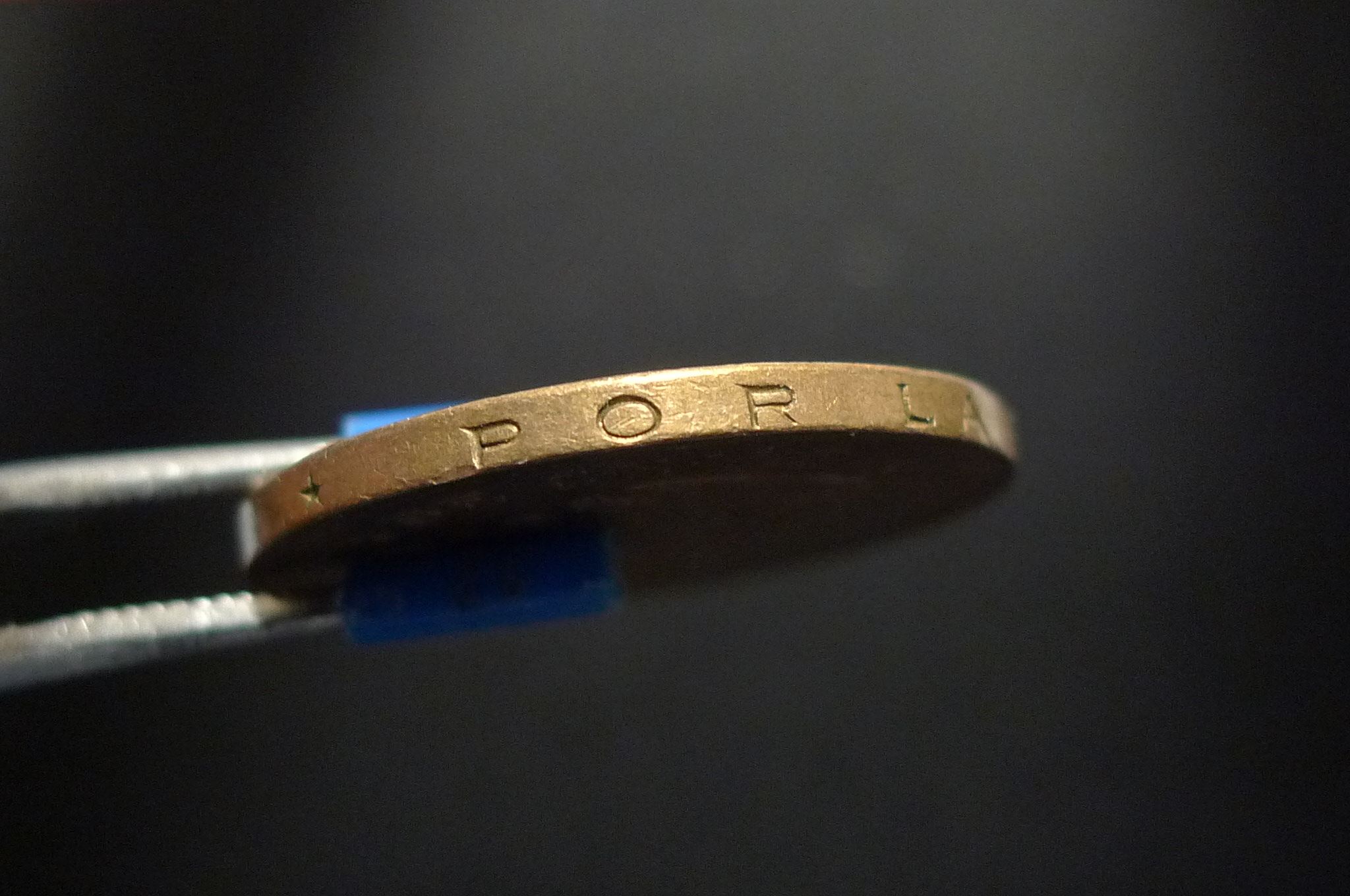 Show-Your-Coins-With-Different-Edges