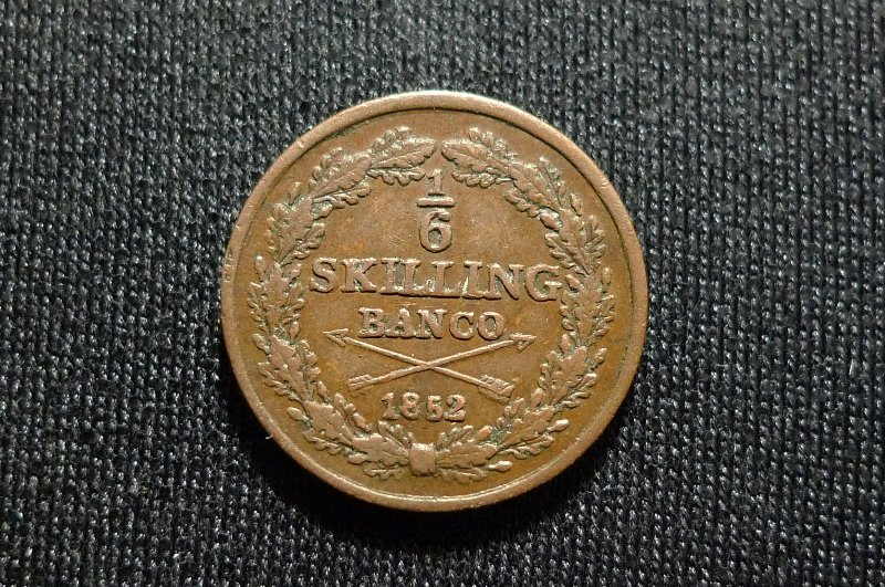 Post-Your-Coins-Depicting-Weaponry!