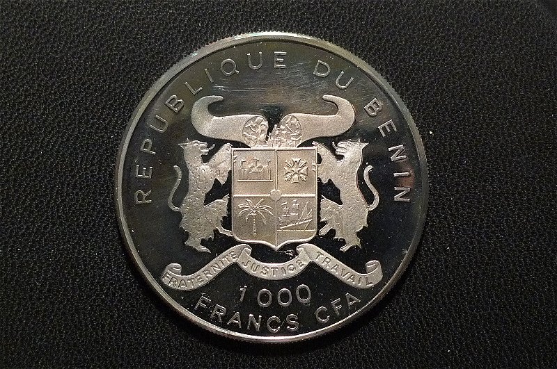 Show-Your-Coins-With-Different-Edges