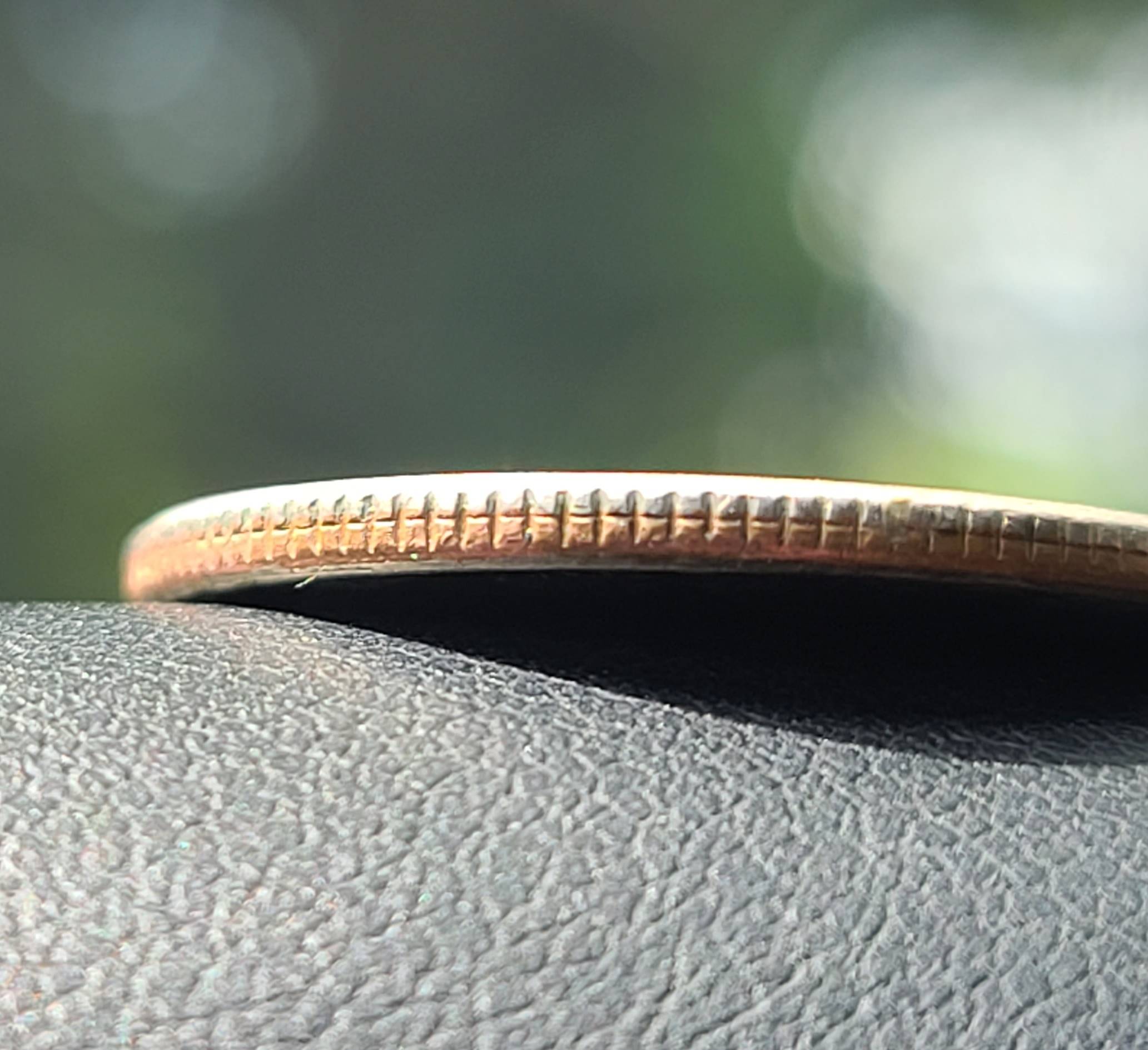 2001-P-New-York-Quarter-Line-Down-Center-Of-Rim?