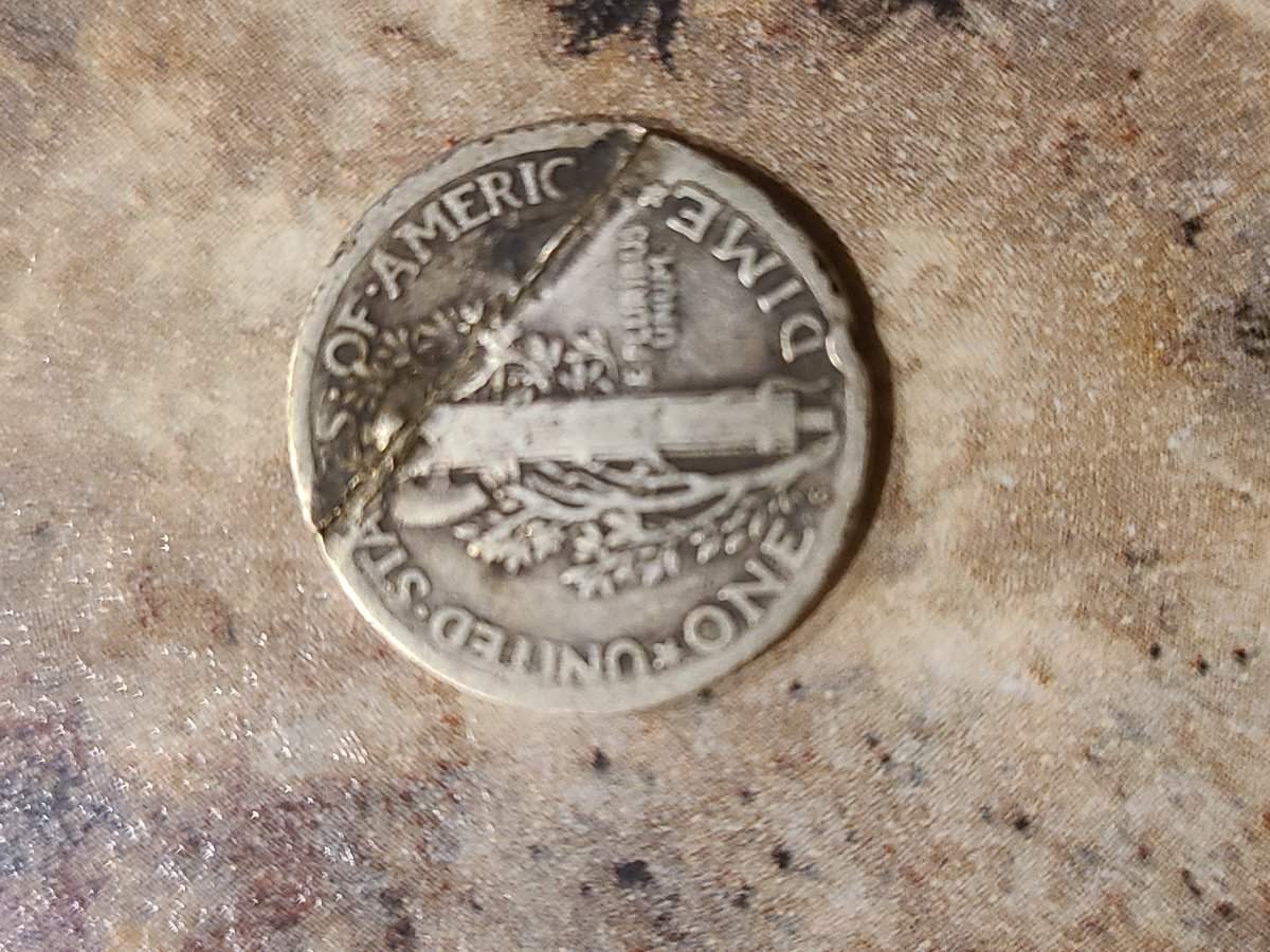 Can-Anyone-Tell-Me-If-This-Is-A-Mint-Error?-1920-S-Dime
