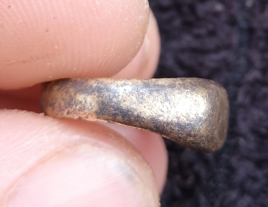 Is-This-Roman?-My-First-Attempt-At-Cleaning-A-Very-Encrusted-Ring!!