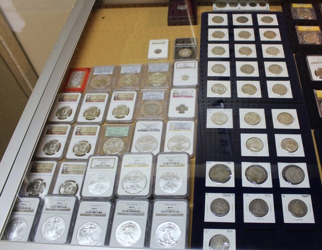 Setting-Up-For-My-First-Coin-Show---Jackson-Mich.