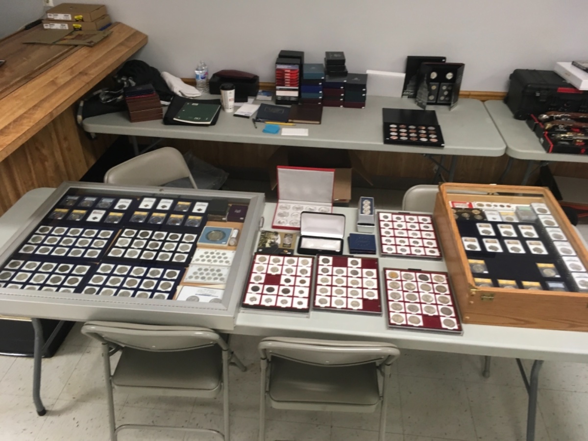 Setting-Up-For-My-First-Coin-Show---Jackson-Mich.