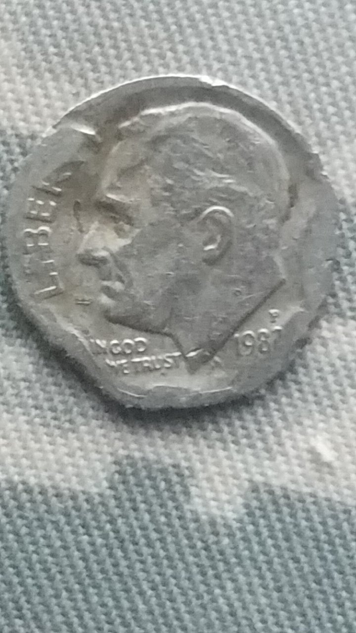 I-Found-This-Coin-In-My-Change-From-A-Local-Store.-Confused.