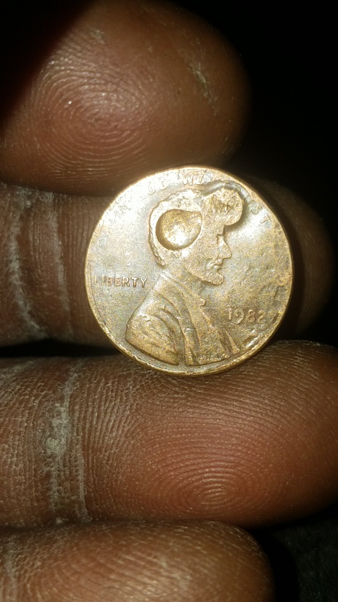 1982-Lincoln-Cent-.-It-Has-To-Be-After-Mint-Damage.