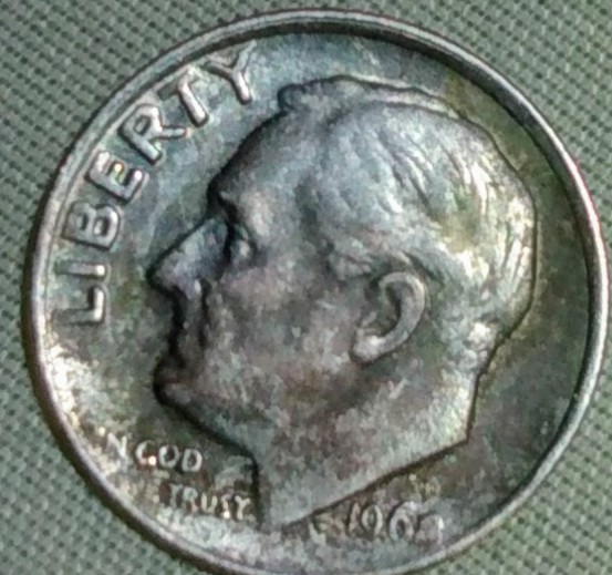 196?-Dime--Can't-Tell-Last-Date-Number-And-Looks-Like-It-Says-Cod