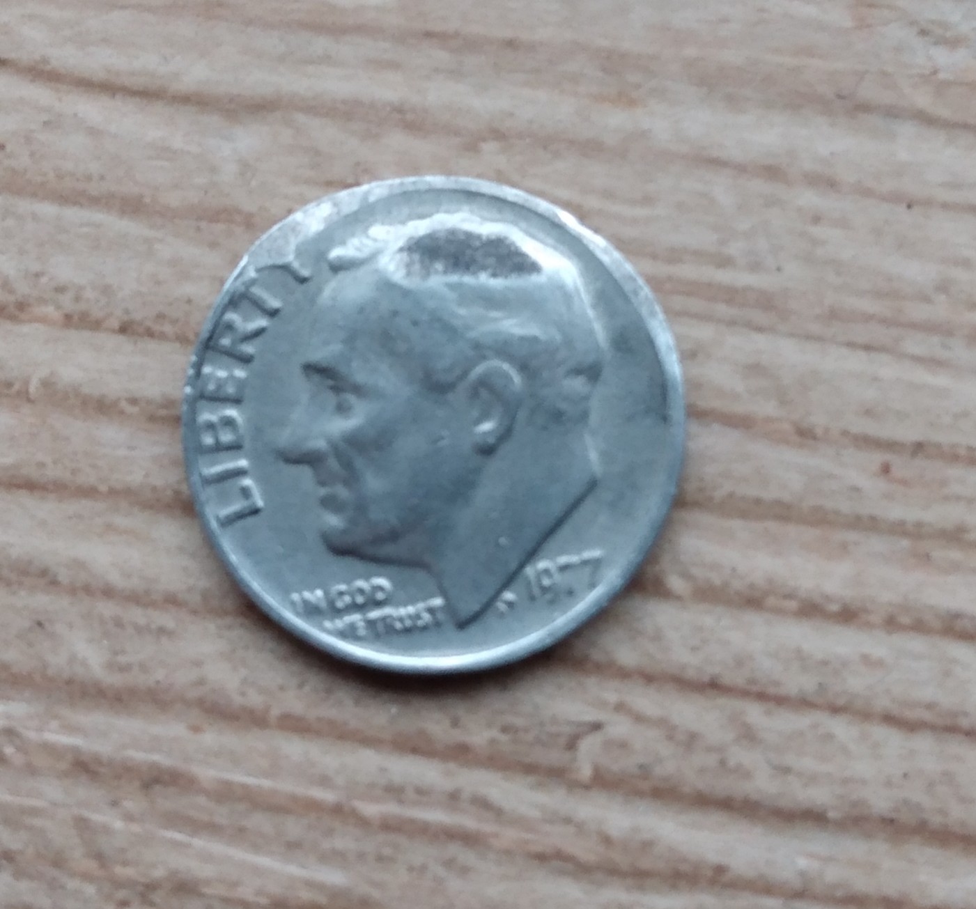 1977-Dime-Error-Or-Just-Wearing?