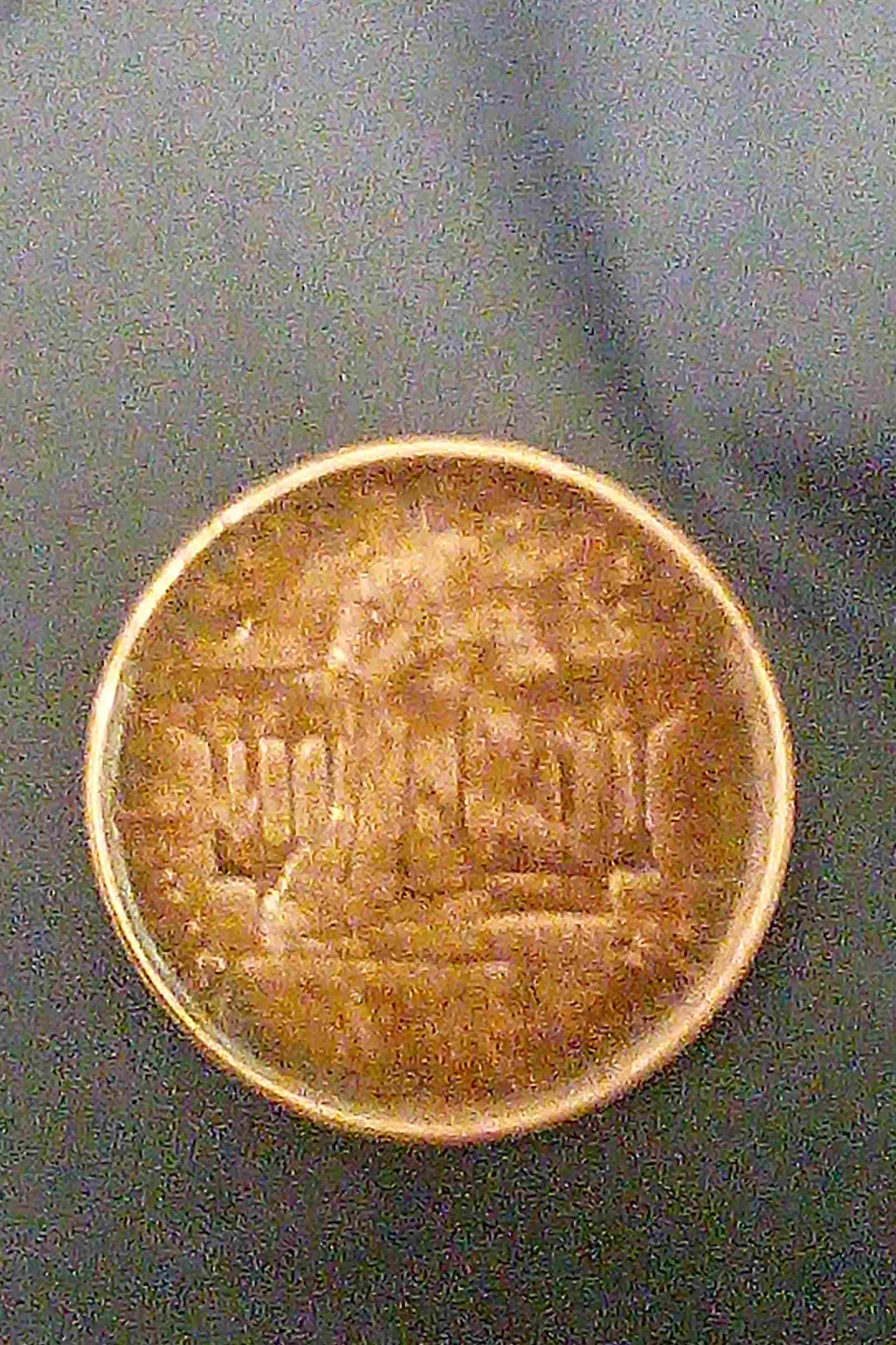 1982-D-Copper-Has-Breakage-Or-Clash-Error-Strong-Possibly-Small-Date-Cent