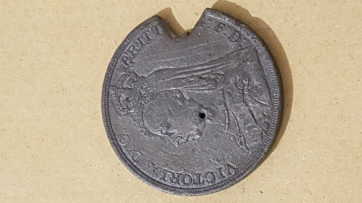 Help-Needed-To-Identify-A-Coin-Id:-Counterfeit-UK-Crown