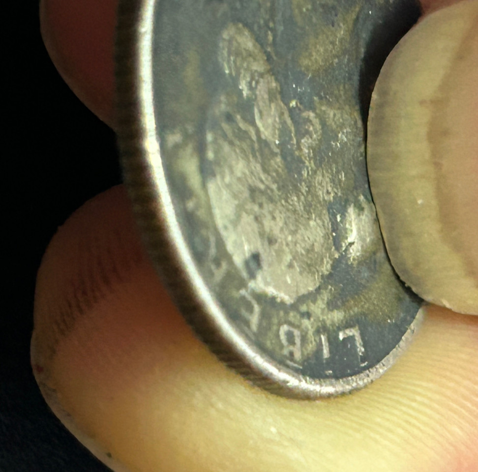 1980-Quarter-With-Two-Bulges-Oppposite-Sides-Not-Dents