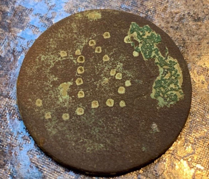 Treasure-Mass-Findings:-Large-Cent-But-What-Are-Those-Dots?