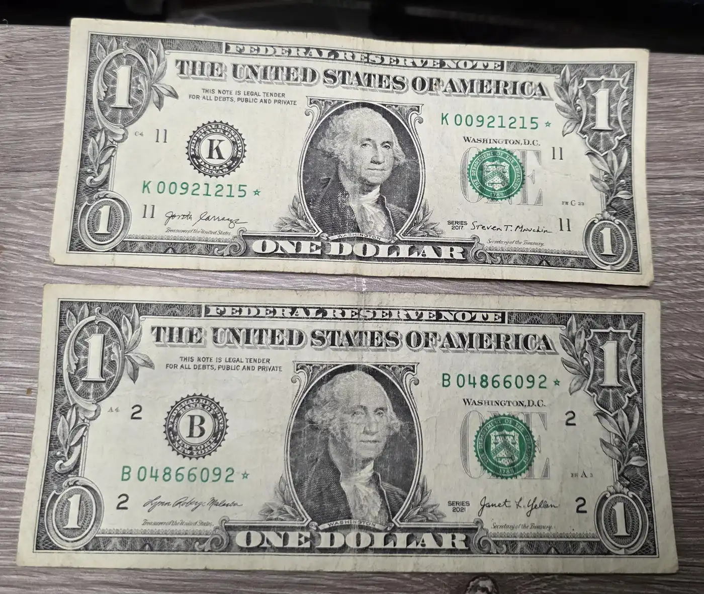 USA-$1-Bills-With-A-Star
