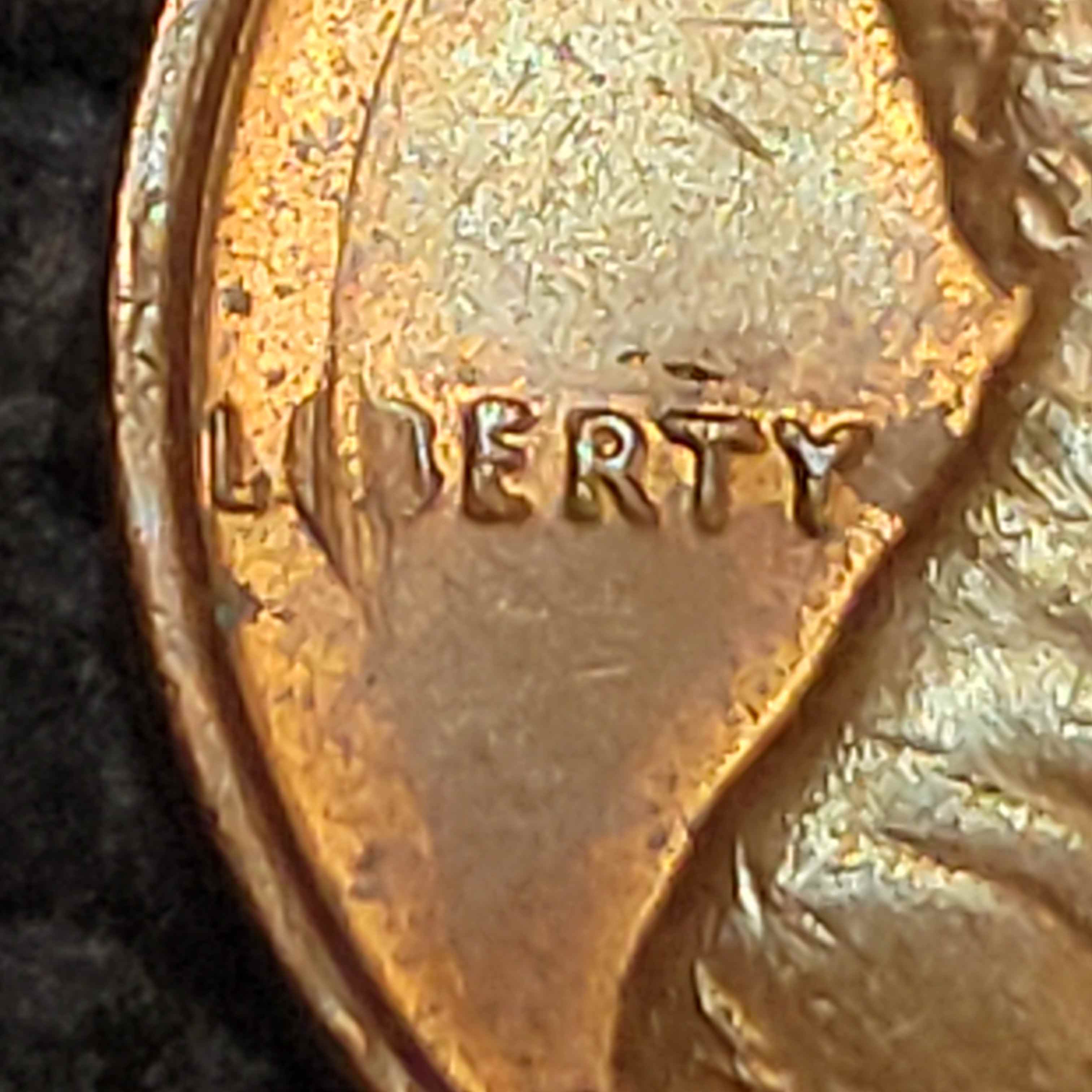 Can-Anyone-Identify-What-Exactly-Is-Going-On-With-This-1973-Penny?