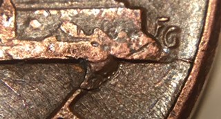 1983-Lincoln-Cent-With-A-Pretty-Big-Die-Break-At-The-Base-Of-The-Memorial!