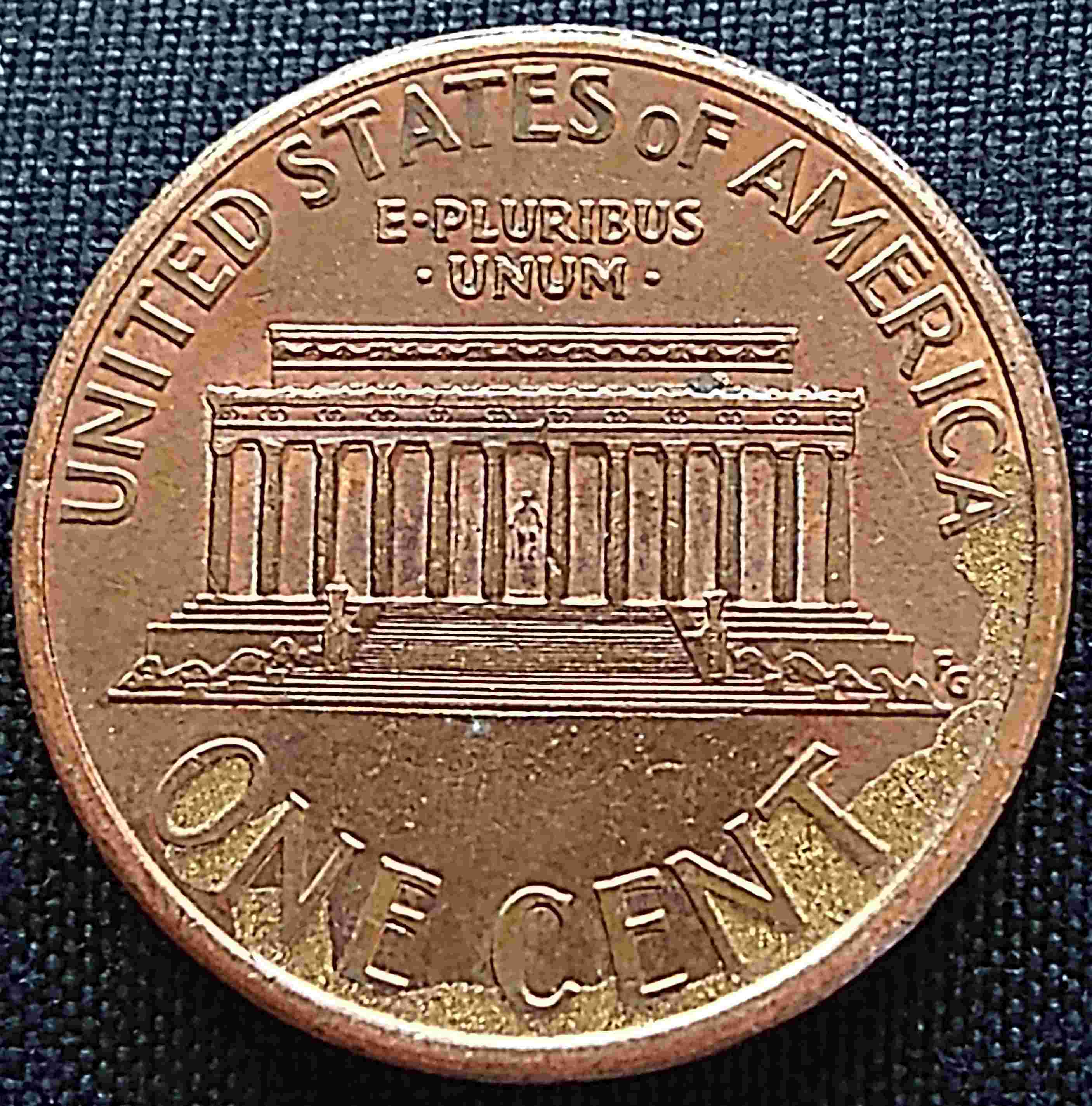 Found-This-1993-D-Penny-And-It's-Peculiar.-Any-Thoughts?