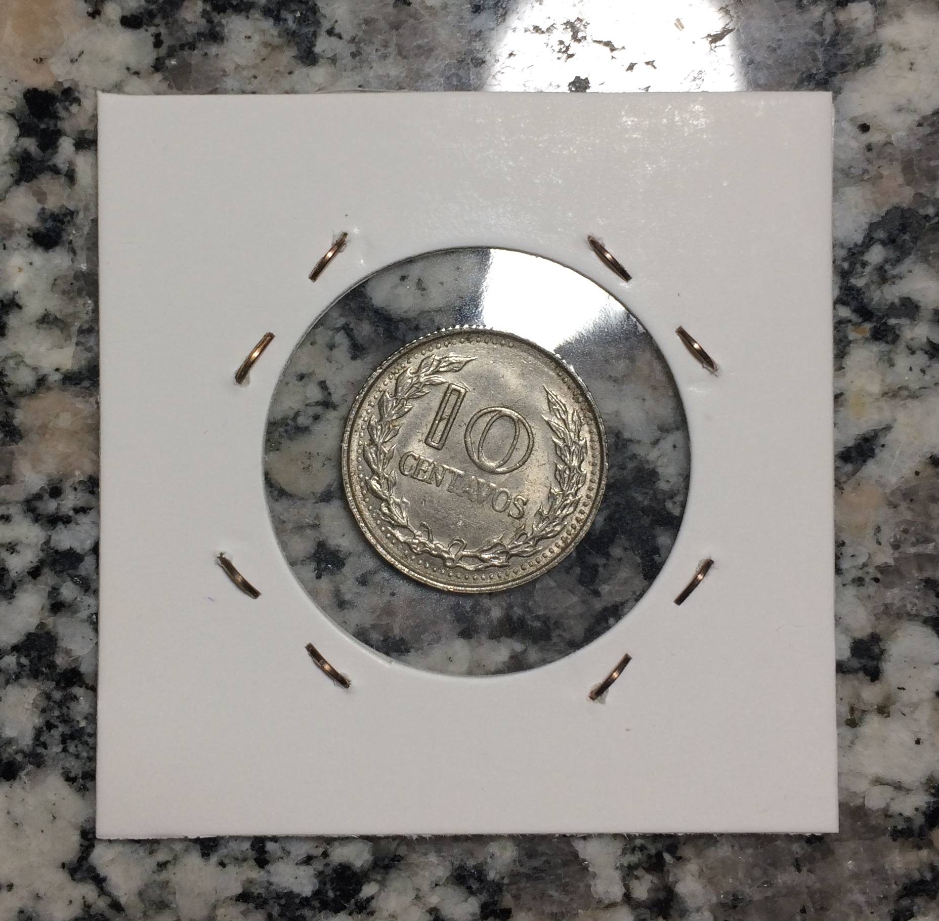 Colombia-1-Cent-1952-DD-In-Date-....but-In-Republica-?....also-DD-?