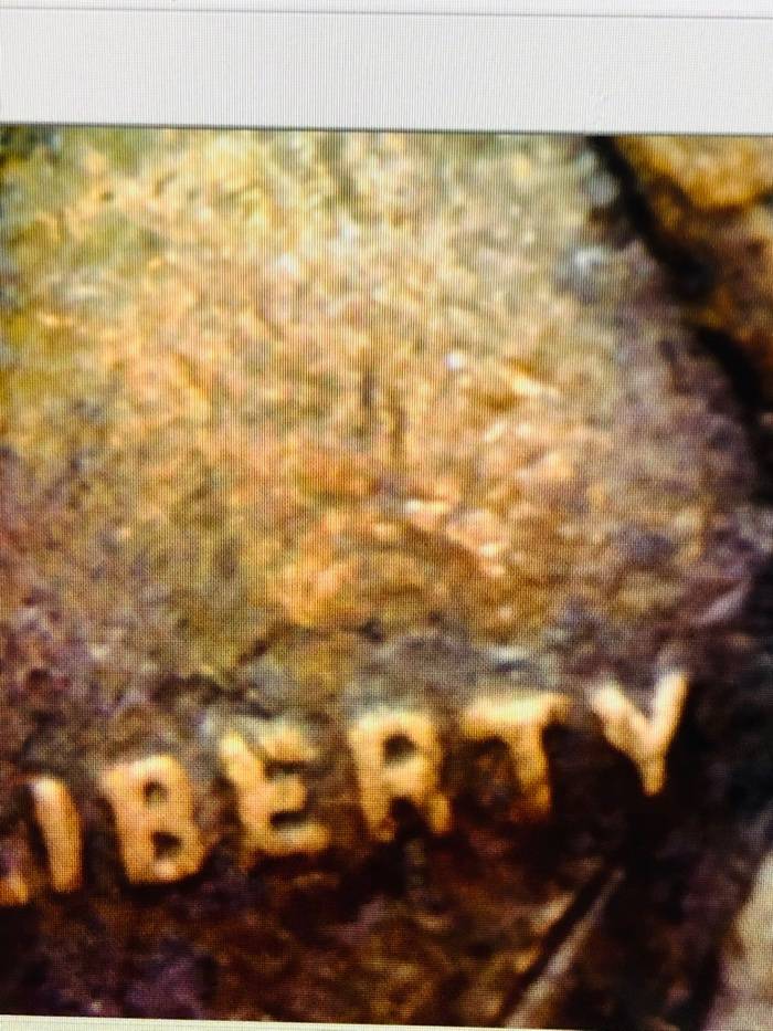 Weird-Back-Ground-Images-On-My-1939-Lincoln-Wheat-Penny