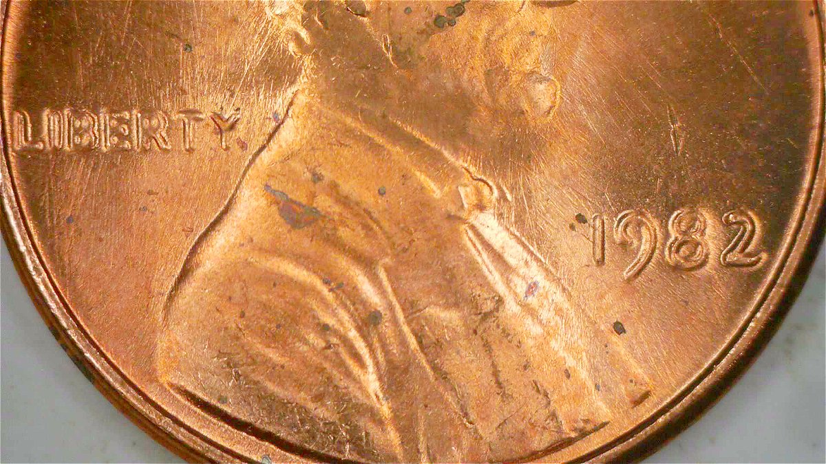 1982-Large-Date-Copper-Looks-Like-DDO-But-I-Seem-To-Be-Seeing-Things